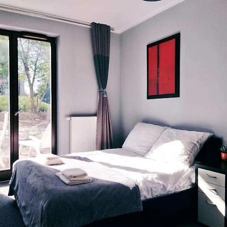 Airport Comfy Guest Home วอร์ซอ ภายนอก รูปภาพ