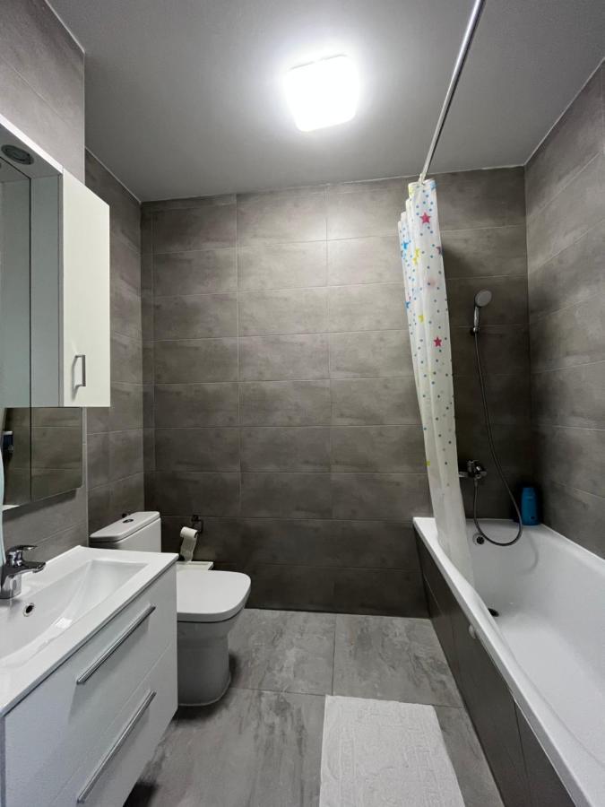 Airport Comfy Guest Home วอร์ซอ ภายนอก รูปภาพ