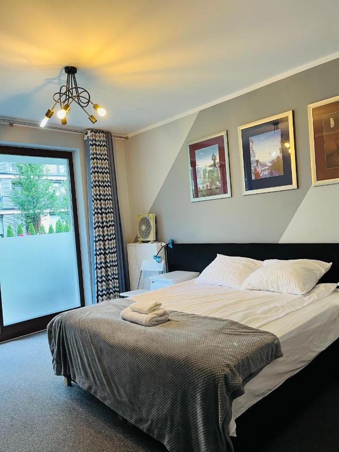 Airport Comfy Guest Home วอร์ซอ ภายนอก รูปภาพ