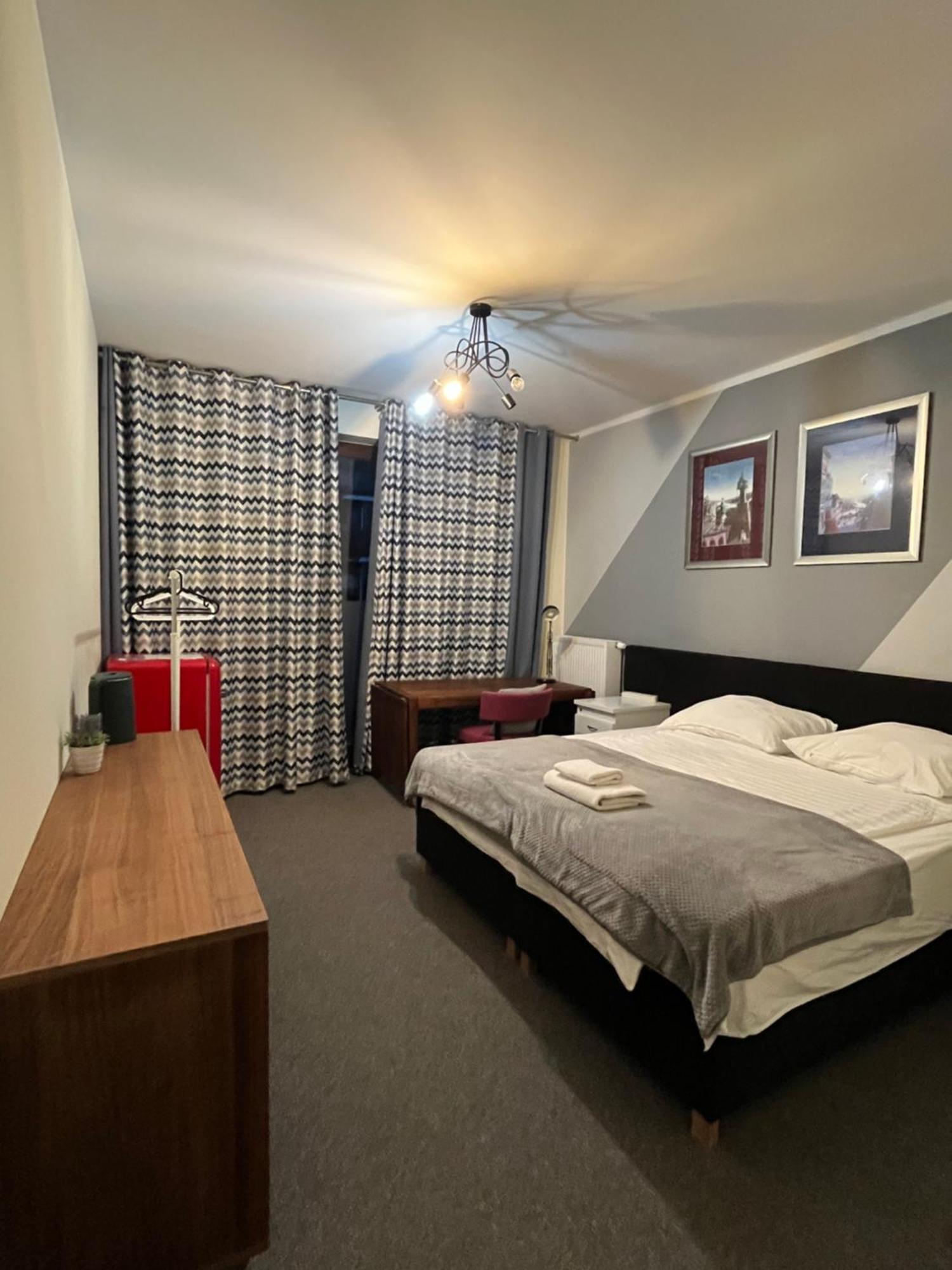 Airport Comfy Guest Home วอร์ซอ ภายนอก รูปภาพ